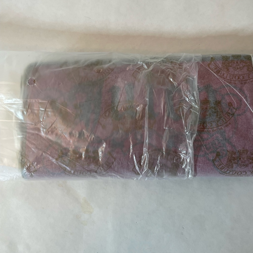 Juicy Couture Y2k Red Velour Wallet NWT still in original packaging - Picture 2 of 8
